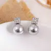 Brincos de Pérola Cinza Zircônia de Alto Padrão Francês Brilho Leve Geométricos de Nicho Brincos Simples e Versáteis para Mulheres