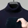 Suéter de lana polar integrado para hombre, nuevo modelo otoño e invierno 2024, cuello semi-alto, forrado de polar, engrosado, suéter de punto casual para hombre