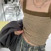 Camisola de Tricô Listrada Vintage para Mulheres, Novo Estilo Curto de Verão 2026, Versátil para Usar por Baixo ou por Cima, Top Básico Tendência