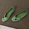 2026 Novos Sapatos Baixos de Salto Bloco Estilo Francês com Bico Quadrado Pequeno, Salto Grosso, Salto Baixo de Veludo, Sapatos Retro de Vovó para Mulheres, Em Estoque para o Verão