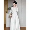 Vestido Longo de Manga Longa Estilo Francês Preguiçoso Novo para o Início do Outono com Gola Drapeada, Elegante e Discreto, Conjunto Estilo Intelectual Old Money