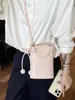 Bolsa Pequena Tendência Popular Transfronteiriça para Mulheres 2026 Verão Nova Moda Versátil Bolsa de Ombro Transversal Exquisite Bolsa para Celular