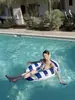 Bikini floral de un hombro, puro y seductor, estilo coreano para mujer, con bordes de volantes y lazos, popular para vacaciones y ropa de playa.