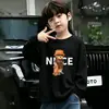 Camiseta casual para crianças mais velhas, top versátil, estilo celebridade da internet da moda, novo modelo primavera/outono, design de desenho animado legal e estiloso, manga longa de algodão puro para meninos