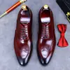 Zapatos de hombre brogue tallados, Zapatos de cuero para hombre estilo coreano, Zapatos formales de cuero de vaca de talla grande para hombre para comercio exterior