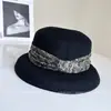 Abajur Decorativo de Seda e Linho Estampado Digital Estilo Hepburn para Mulheres, Chapéu de Sol de Palha Versátil e Elegante para Proteção Solar de Verão, Chapéu de Pescador