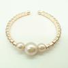 Fabricante de Origen Pulsera Abierta en Forma de C Celebridad Simple y Exquisita Pulsera de Pareja de Perlas Pequeño Fresco Pequeña Mercancía Venta al por Mayor