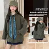 26 Cortavientos Estilo Otoño para Mujer, Chaqueta Holgada Casual Estilo Ropa de Trabajo con Solapa y Lazo, Ropa Infantil Transfronteriza Nueva de Longitud Media