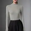 Primera línea de prêt-à-porter Yangzi de lana fina 100% para mujer, cuello semi-alto, corte ajustado, efecto adelgazante, suéter de punto