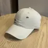 Gorra de Béisbol Retro Americana con Bordado de Letra Pequeña, Estilo Urbano de Moda, Diseño de Nicho, Casual y Versátil, Hace que la Cara Se Vea Más Pequeña