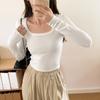 Camiseta de manga corta con cuello cuadrado de color liso con hilo de tiro real para mujer, top adelgazante versátil de principios de otoño 2023