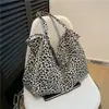 Bolso de hombro de leopardo más vendido de Amazon, bolso de compras casual con estilo relajado, gran capacidad, bolso de axila europeo y americano de moda, al por mayor