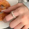 Anel Delicado de Laço com Pérolas Sintéticas para Mulheres, Anel Elástico Popular de Nova Moda com Contas Feito à Mão, Anel Elegante e Estiloso para o Dedo Indicador