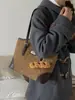 Bolsa Tote Grande de Alta Qualidade Retro Transfronteiriça 2025 Nova Versátil para o Dia a Dia Bolsa de Ombro Feminina Bolsa de Mão