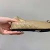 Primera reunión de la temporada, aumentó 4 cm ~ Estilo fragancia francesa pequeña, boca poco profunda, suela suave, para ir al trabajo, versátil, temperamento estilo coreano, patrón de rombos, zapatos de vestir