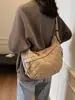 Bolsa de Tela de Nylon para Mujer 2025 Nueva Versátil Clásica Bolso Tote Acolchado Casual Gran Capacidad Bolso de Hombro Único Cruzado