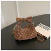 Bolsa de mão de design nicho para comércio exterior com bolinhas para mulheres, nova bolsa estilo bolinho estilosa e fofa, bolsa de ombro transversal retrô, moderna
