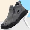 Nuevos zapatos de algodón de invierno para hombre, botines cálidos con forro de felpa, cómodas botas de nieve de suela gruesa, botas de algodón a prueba de frío y antideslizantes