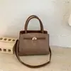 Bolsa Feminina da Moda com Padrão de Lichia, Novo Estilo 2026, Versátil Quadrada Pequena Transversal Fashion Retro