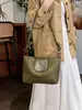 Colección de otoño 2026 transfronteriza: bolso de hombro para mujer simple y versátil, bolso casual de gamuza ligero para el día a día y para llevar debajo del brazo
