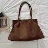 Bolsa de camurça casual retrô, nova coleção outono 2026, bolsa de ombro feminina para o dia a dia, bolsa de ombro moderna e de grande capacidade