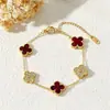 Pulsera de Trébol Transfronteriza con Diamantes, Lujo Ligero y Sensación de Alta Gama, Joyería de Nicho Popular para Mujeres, Accesorios Simples para la Mano