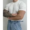 Verão fino pescoço redondo manga curta suéter masculino slim fit esticar moderno versátil design vertical listrado meia manga t-shirt