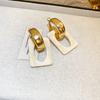 Aretes Geométricos Cuadrados de Aguja de Plata Resina Simi Vintage Aretes Versátiles Estilo Hong Kong Nicho Diseño Simple con Sentido para Mujer