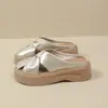 Moda Casual Nova Primavera/Verão 2026 Chinelo Meia Aberta Rasteirinha com Tiras Cruzadas Feminino Versátil Solado Macio Chinelos Confortáveis para Comércio Exterior