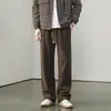 Outono/Inverno 2026: Calça de moletom casual clássica, de corte reto e caimento relaxado, em sarja, forrada com fleece, oversized e quente, para homens
