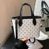 Bolso Cruzado Viaje Colgante Nuevo Sensación Femenina Terciopelo Retro Versátil Gamuza Otoño/Invierno De Mano Dibujos Animados Hombro 2026