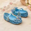 Zapatos de fiesta de rendimiento para niñas, multicolor, suela suave, antideslizantes, con correa de lazo, estilo princesa dulce, zapatos de una sola pieza