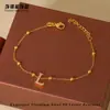 Pulseira Personalizada de Aço Titânio com Letras para Mulheres 26 Letras Inglesas Corrente de Contas Aço Inoxidável Leve Luxo Estilo Ins Personalização em Massa