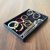 Bandeja média de veludo preto para joias, ideal para anéis, colares, brincos e pulseiras. Perfeita para guardar joias de jade ou com gaveta.