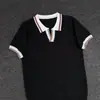 Suéter de punto fino de manga corta con bloques de color a rayas y solapa de alta gama para hombre, estilo maduro, camiseta sencilla de punto liso de manga corta