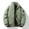 Vendas Diretas de Fábrica Estilo Outono e Inverno Jaqueta de Algodão com Gola Alta Slim Fit Versátil Estilo Pai Jaqueta de Algodão Masculina com Veludo Roupas de Algodão Masculinas para Meia-Idade e Idosos