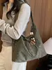 Bolsa de mano casual de gran capacidad estilo coreano, un bolso de hombro de lunares moderno y minimalista para mujer, un bolso de mano ligero y elegante para ir al trabajo