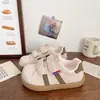 Zapatillas bajas tipo campus con velcro para mujer, nueva colección otoño 2026, mocasines modernos y únicos, zapatillas blancas