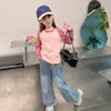 Nuevo Estilo Otoño 2026 Sudadera de Manga Larga con Estampado de Letras y Parches para Niñas Pequeñas, Moderna y a la Moda para Niños Pequeños
