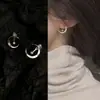 Pendientes Frescos y Sencillos de Estilo Coreano con Forma de Luna, Diseño de Doble Uso, Lujo Ligero, Sensación de Alta Gama, Pendientes Exquisitos, Versátiles y Únicos