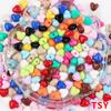 Cuentas acrílicas luminosas de corazón de amor macaron 10x 11 mm agujero recto cuentas sueltas accesorios de joyería DIY accesorios para aretes