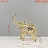 Lujo Accesible Europeo Dorado Calado León Caballo Elefante Animal Escultura Adornos Sala de Estar Entrada Decoración Suave Accesorios para el Hogar