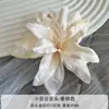 Flor de Lirio Pequeña Cabeza de Flor Artificial Flor Artificial Boda Diseño de Boda Paisajismo Material de Flor Decoración de Sala de Estar en Casa Material para Ramo DIY
