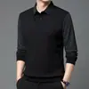 Camiseta de manga larga para hombre, estilo dos piezas falsas, nueva de otoño, con solapa, a rayas, para mediana edad, casual, versátil, como capa base para papá