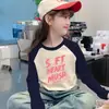 Ropa interior térmica de forro polar para niñas Otoño Invierno Estilo Nuevo Ropa interior para niños medianos y grandes Camiseta de manga larga con bloques de color cálido y elegante Parte superior de cuello redondo