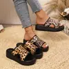 Sandalias de Exterior para Mujer 2025 Verano Nuevas Talla Grande Estampado de Leopardo Forma de I Planas Sandalias de Mujer Venta al por Mayor desde el Fabricante