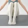 Meias de Yoga atacado transfronteiriço, meias de cinco dedos cor sólida, algodão puro, meias profissionais antiderrapantes para Pilates e fitness de cano médio