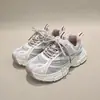 Tamanhos 34-39, tênis esportivos infantis de algodão duplo, tênis robustos para meninas, novos sapatos casuais de inverno com sola leve, modelo 6663