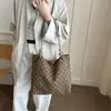 2026 elegante bolsa de nylon nueva de gran capacidad, directa de fábrica, de moda, tipo tote para el trabajo, para salidas y el día a día