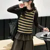 Conjunto de rayas transfronterizo para niñas, nuevo modelo 2026, estilo americano para niños, tallas medianas y grandes, conjunto de dos piezas de camiseta sin mangas y camiseta básica para niños, moderno